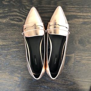 Forever 21 Shoes - Forever 21 Metallic Rose Gold Flats Size 6 Forever 21 Shoes - Forever 21 Metallic Rose Gold Flats Size 6